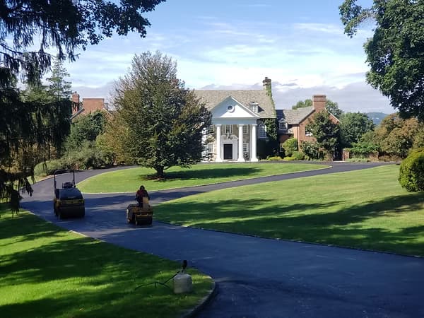 Private estate driveway